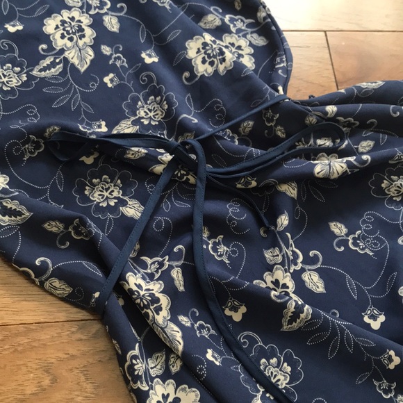 MAURICES medium sized handkerchief dress - Picture 4 of 7